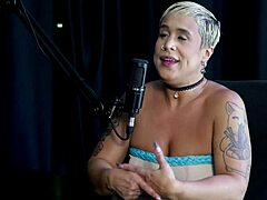 उसे कई जगहों से जाने को कहा गया और उसका ओपन रिलेशनशिप था 😅।