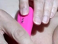 i love watching the piss flow from her hole, it's so intense and squirting.