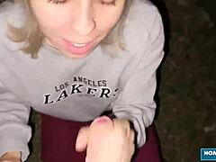 स्कारलेट टेलर और जूलियाना 4सम में लंड शेयर करती हैं