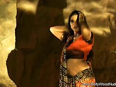 i watch my exotic bollywood lover dance
