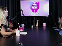 जोव जोव के कंपाइल्ड बोराकास्ट में ब्रूना कार्लोस के साथ शीयर रेड में देखो।