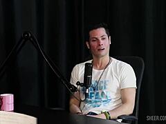 जोव जोव के कंपाइल्ड बोराकास्ट में ब्रूना कार्लोस के साथ शीयर रेड में देखो।