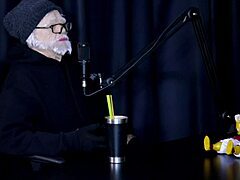 I can't believe Flor de Damiana wants to fuck two men after kissing a celebrity