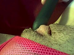 इटालियन मिल्फ आर्टेमिसिया लव कार में टिट्स फ्लैश करती है 😍