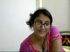 Pakistani girl strips and masturbates on webcam for her boyfriend's friend