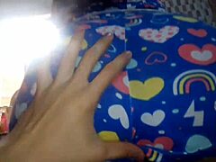 मैंने अपने सौतेले बेटे को अपनी बिग अस्स से सेड्यूस किया हसबैंड के काम करते समय गूड फक के लिए