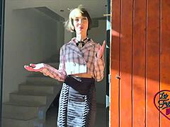 Oney tatoueuse swears by anal sex in lingerie