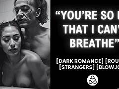 हैलोवीन पार्टी पर कॉस्प्ले में अजनबी