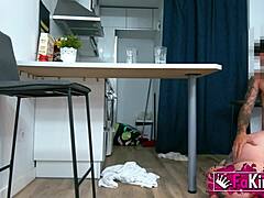 leia saez seduces guy in supermarket