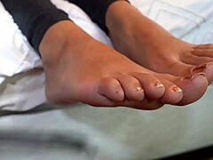 Raven Rogue Exclaims, 'Puddin Footin Around With Tickling!'