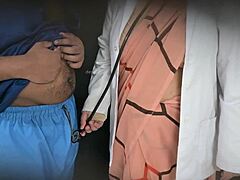 हॉस्पिटल में डॉक्टर्स पेशेंट्स के साथ क्यों इतने हॉर्नी हैं?