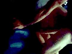 Comendo o cu da casada na frente do marido.