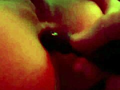 Tootighttodrip tries her new toy in a homemade session