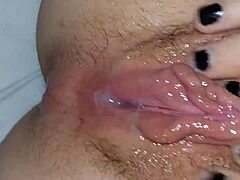 Does azulhad4 want this spectacular cumshot in her pussy?