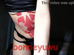 बोनेयूडब्ल्यूयू कॉस्प्ले साइबरपंक रेबेका बेड में 😍