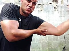 Yuri Gaucho Bodybuilder Handjob Cumload