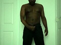 want to see this threesome roleplay?