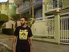 Black nerd is fucking a white girl 😏