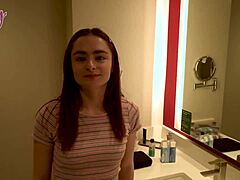 भाग्यशाली चोदाई 18 साल की Reese!