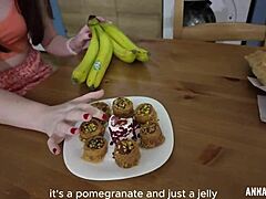 Annafirepussy tastes like banana with squirt test on big ass brunette young skinny body