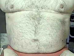 Ezsosa shares curvy exhibitionist flashing update from bedroom on May 30 2025.