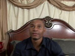 Morgan Ray gets fucked on bed by muscle boy, so hot! 💪🔥