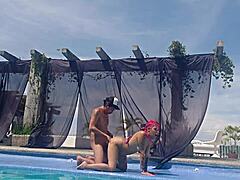 Esto Pasa Cuando Tu Prima No Lleva Traje De Baño