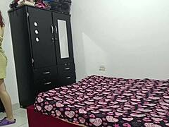 i'm athletic brunette cougar doing curvy yoga workout interview but amiga que estas haciendo nada amigo cuidado no digas nada porque estoy muy desnuda