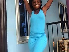 crazybitch starts twerking wildly on the balcony in a sudden outdoor frenzy