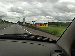 Minha namorada perdeu aposta e se masturbou dentro do restaurante e depois ficou pelada na rua