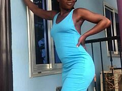 crazybitch starts twerking wildly on the balcony in a sudden outdoor frenzy