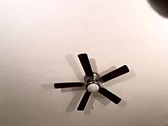 solo estaba bromeando con mi amigo en la casa