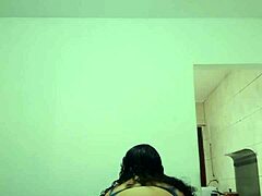 Gostosa dancing funk putaria showing her tasty peitinhos for the camera - so hot and sexy!