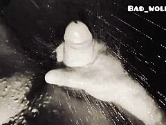 conte�do adulto punheta no chuveiro para todas as mulheres maiores de dezoito anos na solid�o bad wolf28