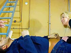 Karneval dreier sex features witziger story with geilen teen 18+ Angelica in rough leggings action ending in facial