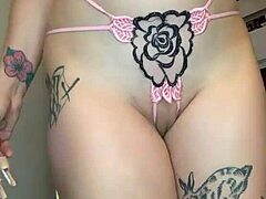 Morena Gostosa Plays with Juicy Ass and Squirting Babando Buceta in Detailed Orgasm Action