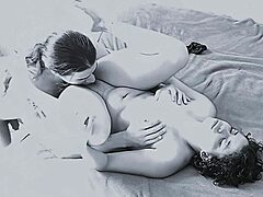 सीसीटीवी में कर्ली लैटिना मिल्फ की नेचुरल चुचियां लटकाते अंकल से चुदाई जब मॉम न हो!