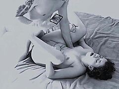 सीसीटीवी में कर्ली लैटिना मिल्फ की नेचुरल चुचियां लटकाते अंकल से चुदाई जब मॉम न हो!