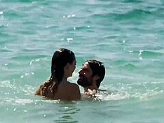 Regina Blandón shows bikini in Como Novio de Pueblo 2019 movie scene