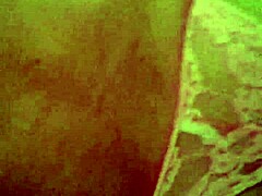 परफेक्ट बड़ी गांड और भारी चूचों की तरफ खिंचाव महसूस कर रहा हूँ हर तरफ से