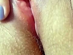 estou cheia de tesão, cadê os pauzudos pra foder minha lingerie brasileira?