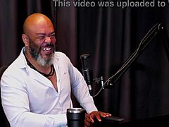 Ruiva Safada Mostra Seu Cu Depois de Dizer Que o Esposo Sugeriu a Entrada no Meio Liberal Gosta de Pau Grande e Grosso e N�o Assiste as Cenas - Bruna Ferrari Watch on Sheer Red!