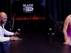 Ruiva Safada Mostra Seu Cu Depois de Dizer Que o Esposo Sugeriu a Entrada no Meio Liberal Gosta de Pau Grande e Grosso e N�o Assiste as Cenas - Bruna Ferrari Watch on Sheer Red!