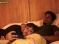 tengo sueño hermanastro dejame acostarme en tus piernas pero no metas tu pene en mi boca por favor