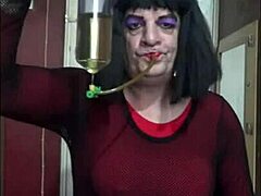 Bisexual crossdresser explores self-filling in homemade session