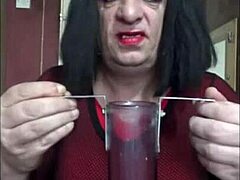Bisexual crossdresser explores self-filling in homemade session
