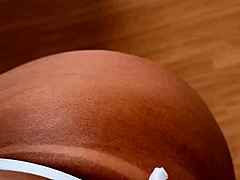 domingo de sol na piscina deixando os pelinhos dourados