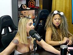 A Safada De 18 Anos Mostrou A Buceta Estava Bem Suada Oque Você Faria Com Essa Gostosa - Bruna Lambertini