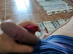 Meu Marido Brincando Com Minhas Calcinhas e Batendo Punheta Pra Mim Na Hora Que Sair Pra Fazer Um Job Com Seguidor