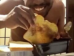 She cooks with bananas and big black cock in kitchen